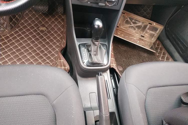 Used Volkswagen Santana 2015 1.6L Automatic Fashion Edition
