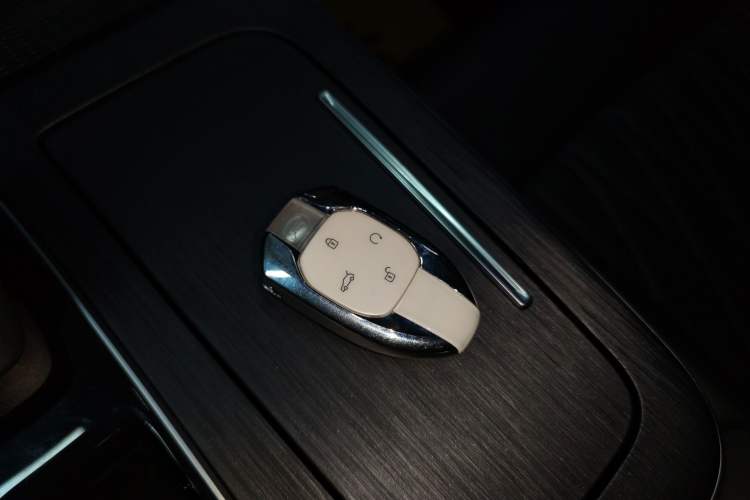 Used GAC Trumpchi GS8 2025 Linghang Series 2.0 TGDI Two-Wheel-Drive Luxury Edition 5 Seats