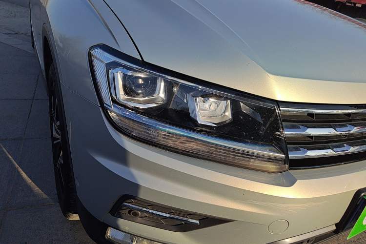 Used Volkswagen Tiguan L 2019 330TSI Automatic Two-Wheel Drive Smart Luxury Version China VI Standard