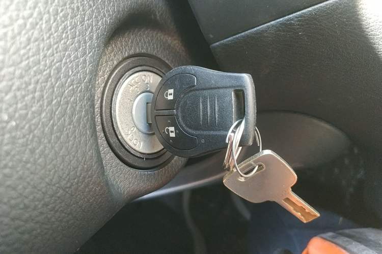 Used Nissan Navara 2017 2.5L Automatic 2WD Luxury Edition QR25