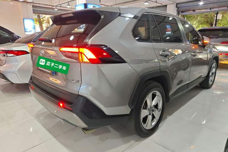 Used Toyota RAV4 2020 2.0L CVT Two-Wheel Drive Fashion Edition
