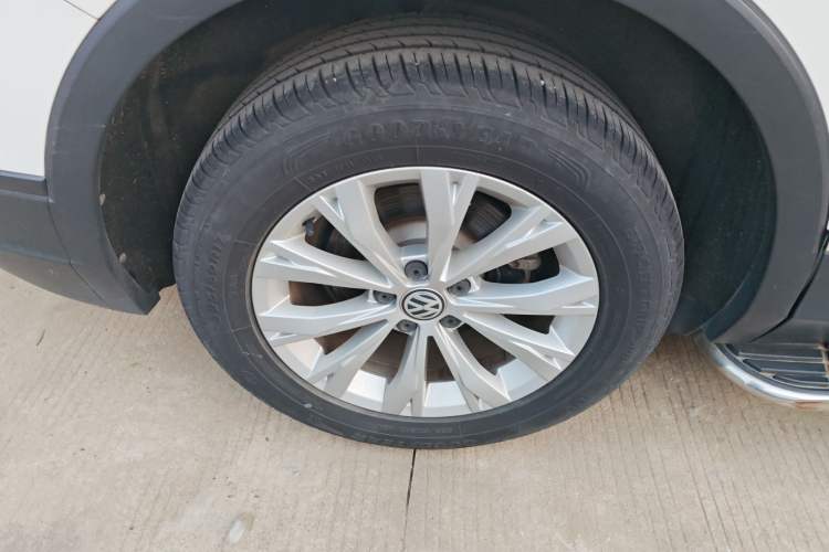 Used Volkswagen Tiguan L 2017 330TSI Automatic Two-Wheel Drive Luxury Edition
