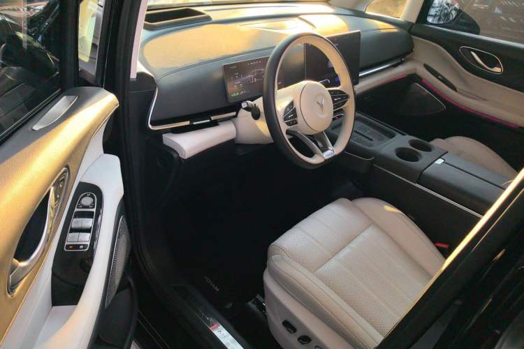 Used VOYAH Dream 2025 PHEV Four-Wheel-Drive Flagship Version – Qiankun Edition