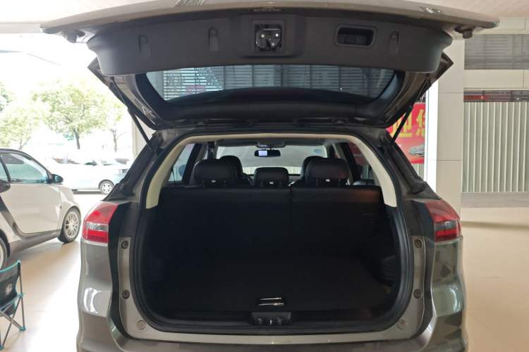 Used Geely Auto Emgrand X7 Sport 2018 1.8TD Automatic Two-Wheel Drive Smart Connect 4G Internet Edition
