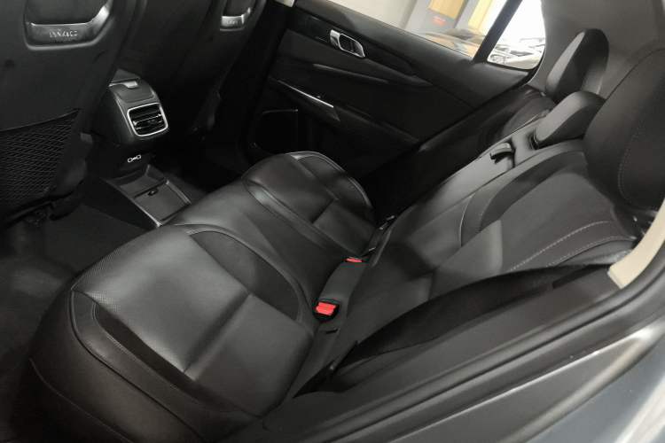 Used Lynk & Co 01 EM-P 2019 1.5T PHEV Jing Meeting China VI Emission Standards
