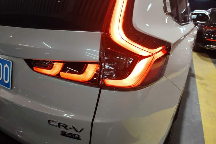 Used Honda CR-V 2023 240TURBO Two-Wheel Drive Deluxe Edition 7 Seats
