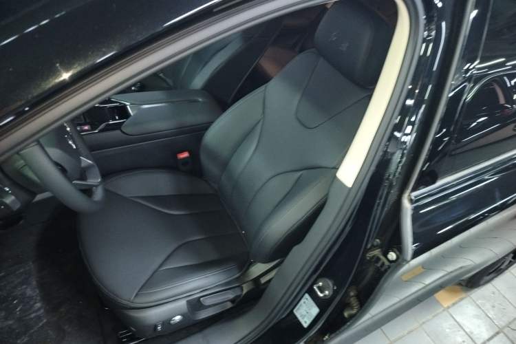 Used Hongqi E-QM5 2023 Revised Version Basic Travel Edition
