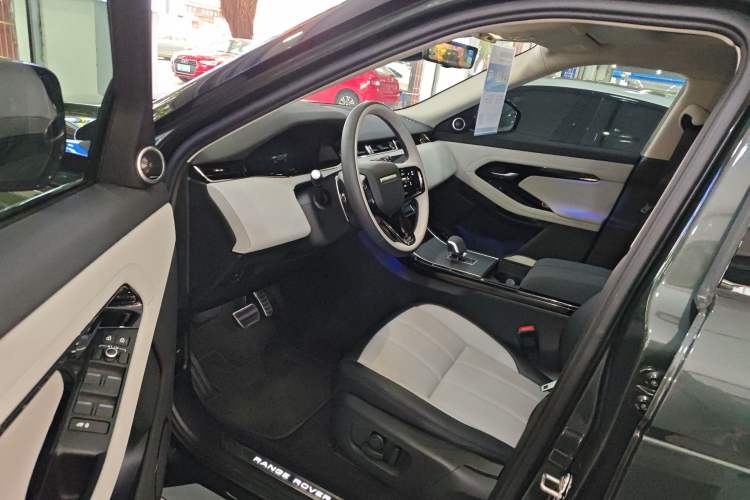 Used Land Rover Range Rover Evoque 2024 Aurora L 249 PS Prestige Light-Chasing Edition
