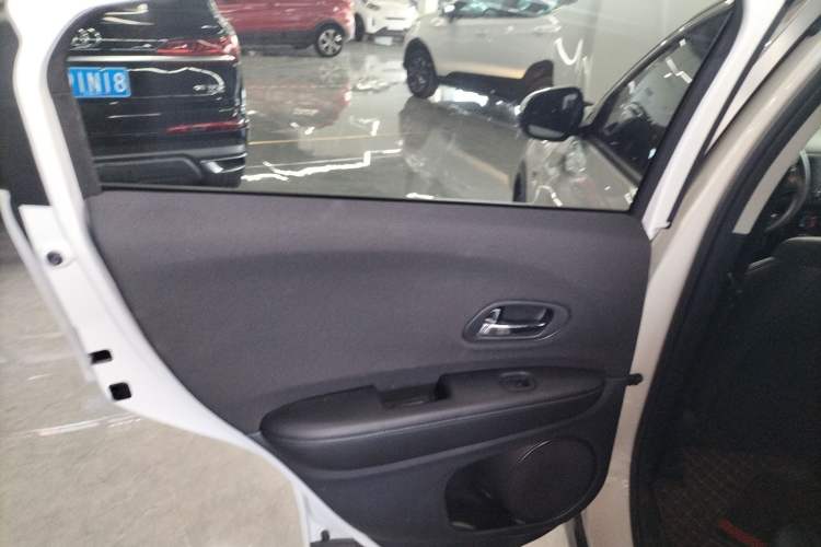 Used Honda Vezel 2020 1.5L CVT Pioneer Edition