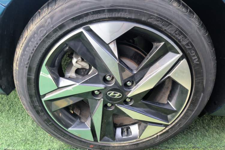 Used Hyundai Elantra 2022 1.5L CVT LUX Prestige Edition
