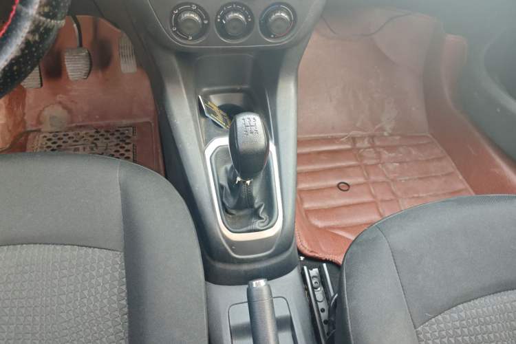 Used Peugeot 301 2014 1.6L Manual Comfort Edition
