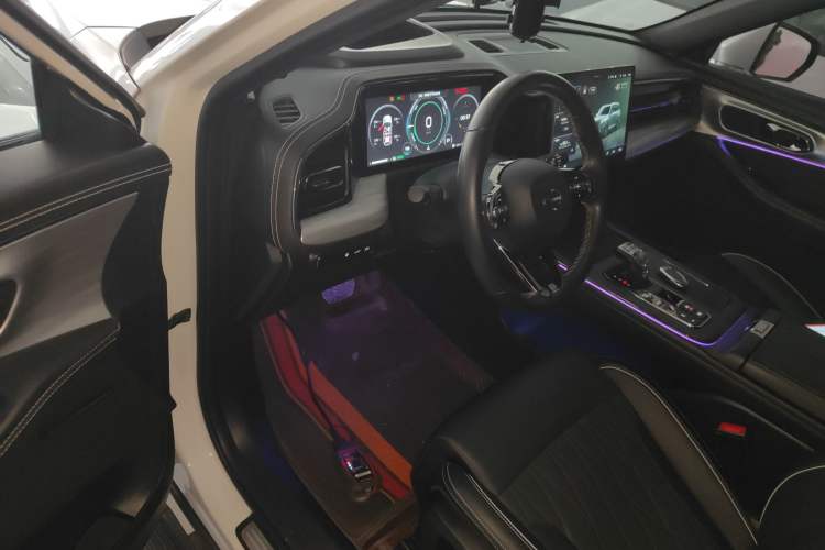 Used GAC Trumpchi GS8 2022 Dual-Engine Series 2.0TM Two-Wheel Drive Prestige Edition (7 Seats)
