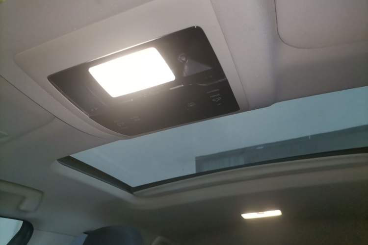 Used Lexus NX 2015 300h Front-Drive Fēngshàng Edition
