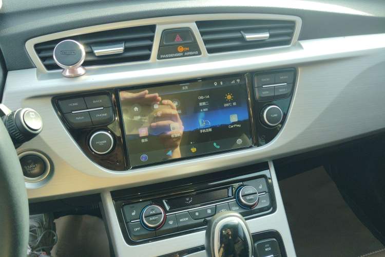 Used Geely Auto Emgrand X7 Sport 2016 1.8TD Automatic ZhiZun Version
