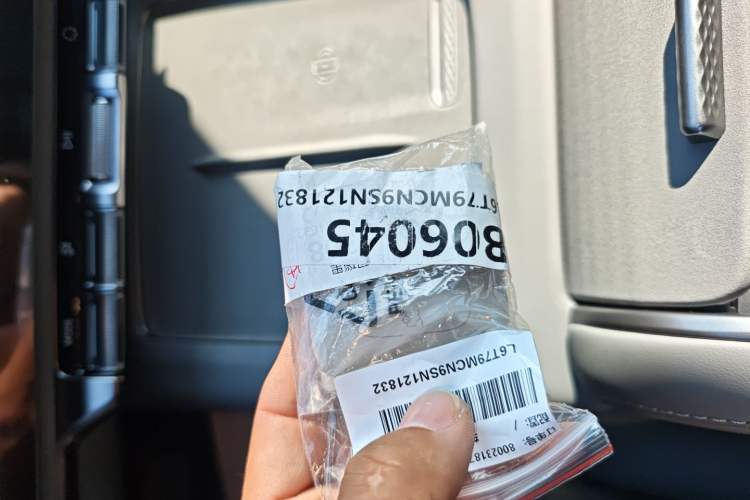 Used Zeekr 7X 2025 100 kWh Long-Range Rear-Wheel Drive with Intelligent Driving Features
