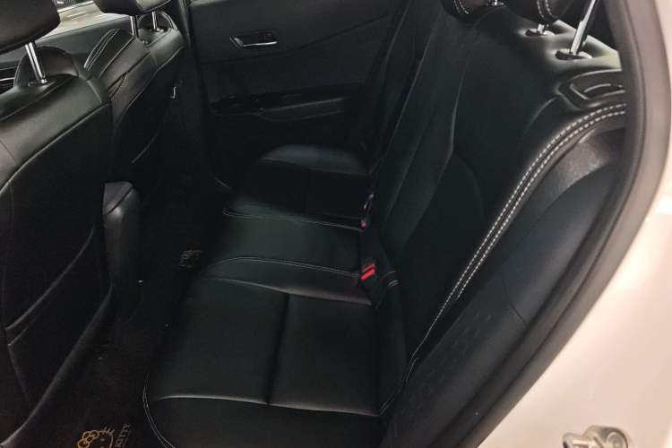 Used Toyota IZOA 2020 2.0L Enjoy Edition