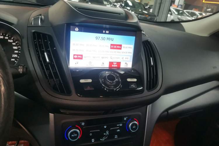 Used Ford Kuga 2018 EcoBoost 180 Two-Wheel-Drive Platinum Edition
