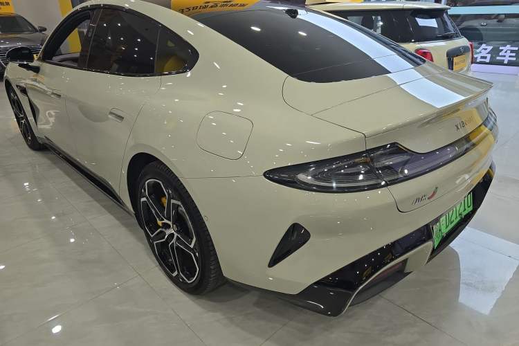 Used  SU7 2024 Rear-Drive Ultra-Long Range Advanced Pro-Level Intelligent Driving Version