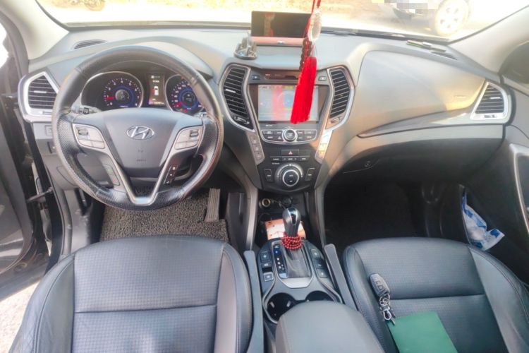 Used Hyundai Grand SantaFe 2013 3.0L 7-Seater 4x4 Flagship Edition
