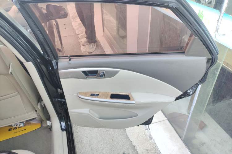 Used Buick Excelle 2015 1.5L Automatic Classic Model
