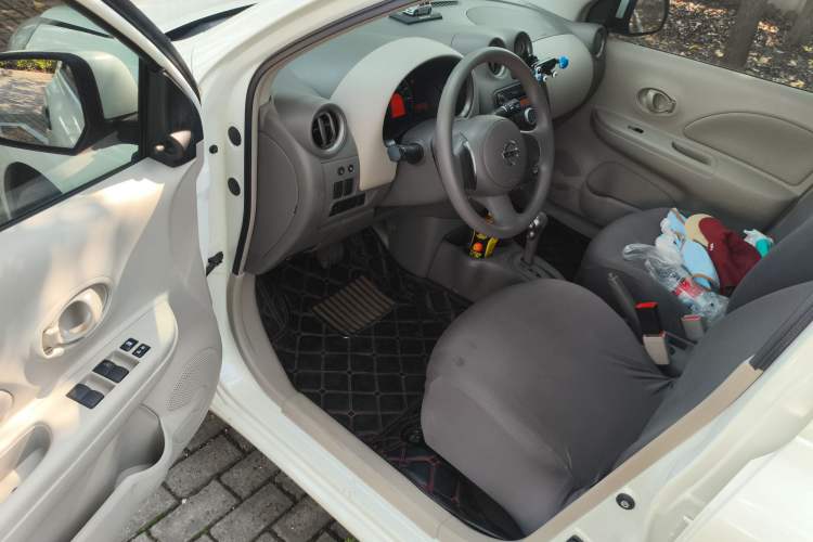 Used Nissan March 2015 1.5L Automatic E-Xuan Edition
