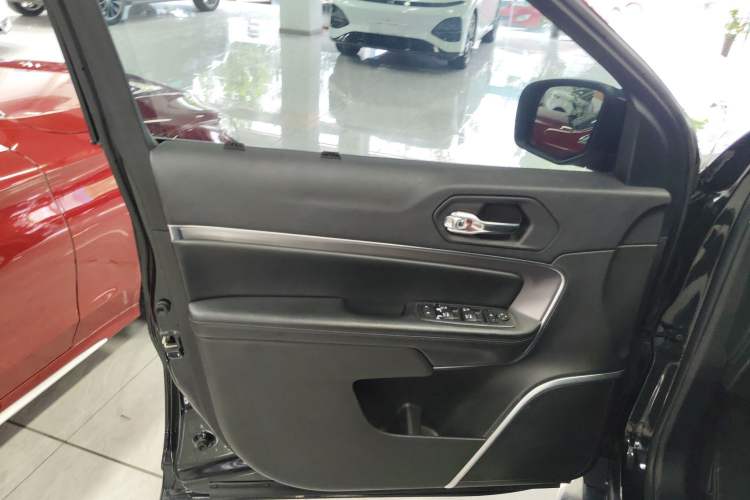 Used  Grand Commander 2020 2.0T Two-Wheel Drive Elite Version
