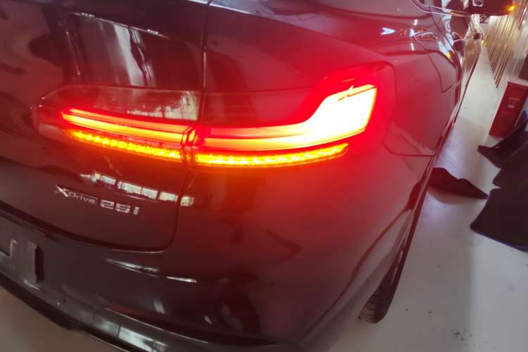 Used BMW X4 2021 xDrive 25i M Sport Package
