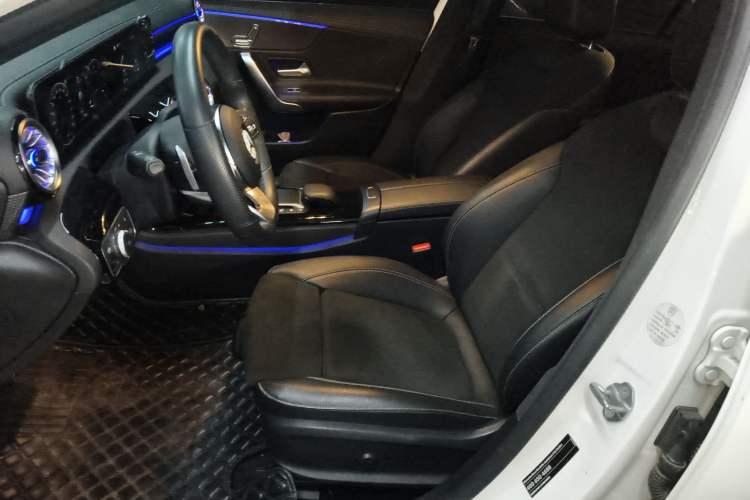 Used Mercedes-Benz A-Class 2022 Revised Version A 200 L Sport Sedan Fashionable Style