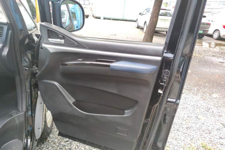 Used FORTHING Lingzhi 2020 M5L 1.6L Base Model 7 Seats
