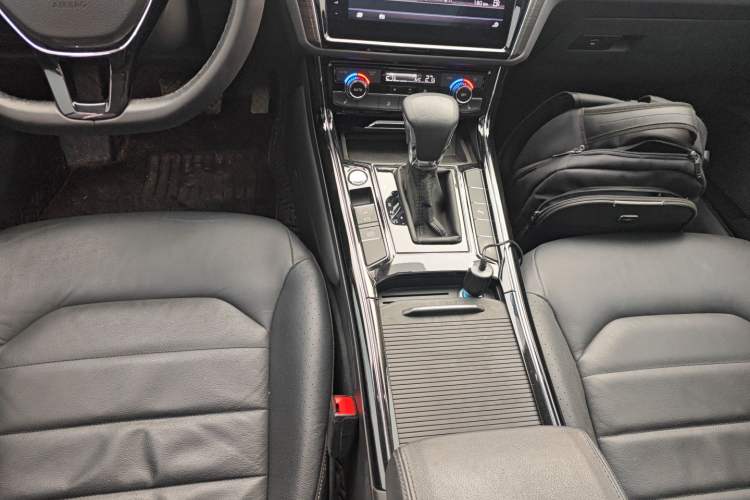 Used Volkswagen Phideon 2018 Revised Version 380TSI Two-Wheel Drive Business Edition