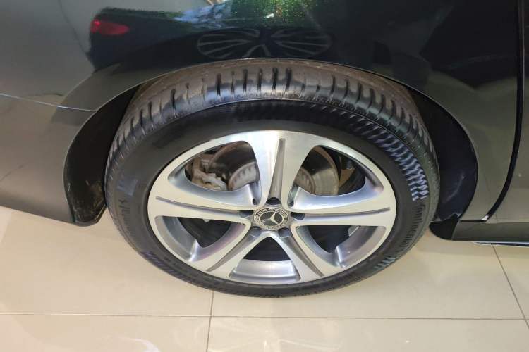 Used Mercedes-Benz E-Class 2018 Facelift E 200 L Sport Edition