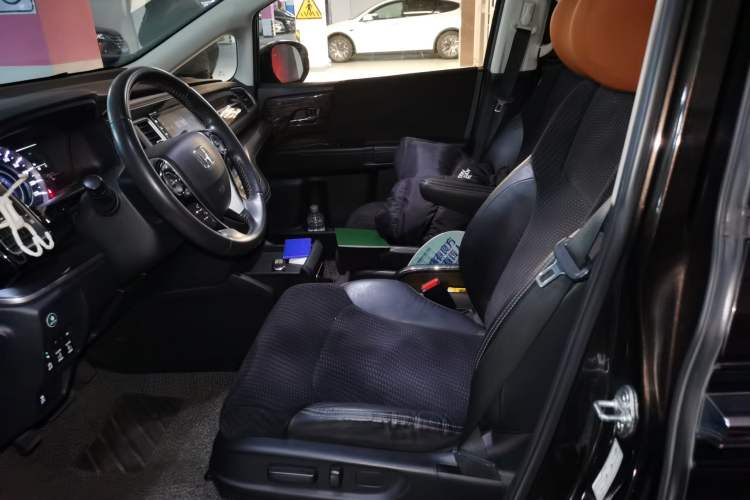 Used Honda Elysion 2016 2.4L Comfort Edition
