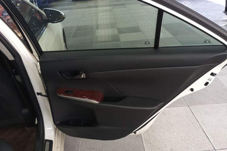 Used Toyota Camry 2013 2.0G Comfort Edition
