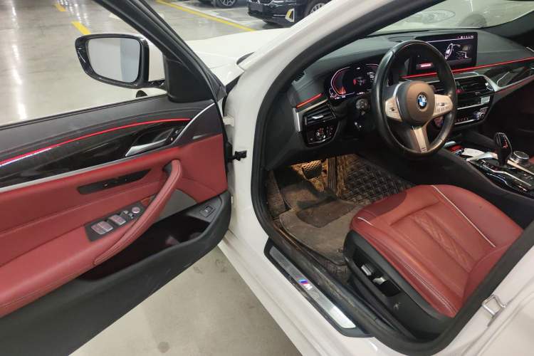 Used BMW 5 Series 2022 Second Facelift 525Li M Sport Package
