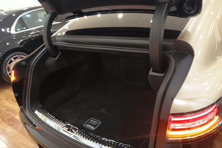 Used Hima S800 2025 Model, Range-Extended Starlight Executive Edition, 4 Seats