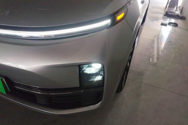 Used Li Auto L8 2023 Pro Model
