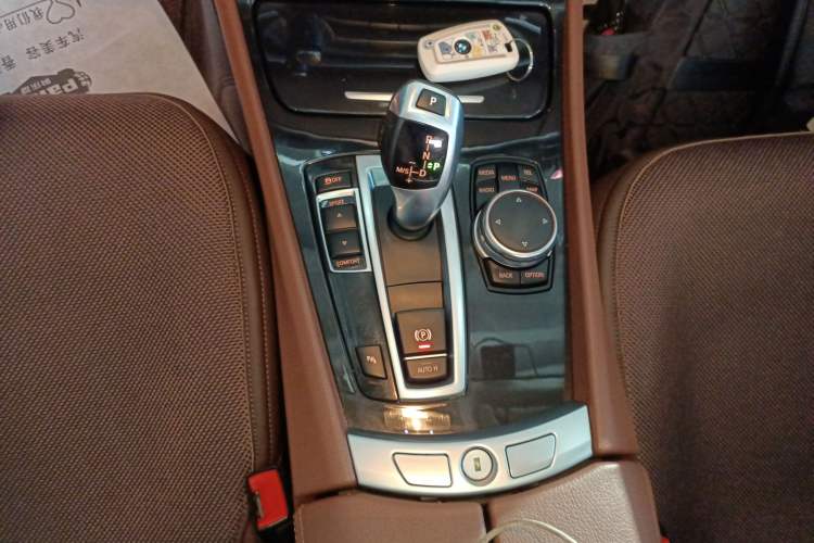 Used BMW 5 Series GT 2017 528i Leading Model
