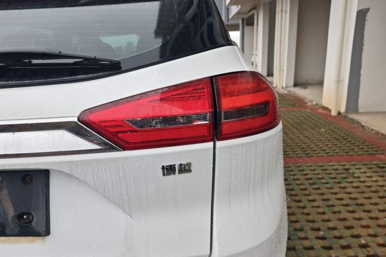 Used Geely Auto Emgrand X7 Sport 2016 1.8TD Automatic ZhiZun Version
