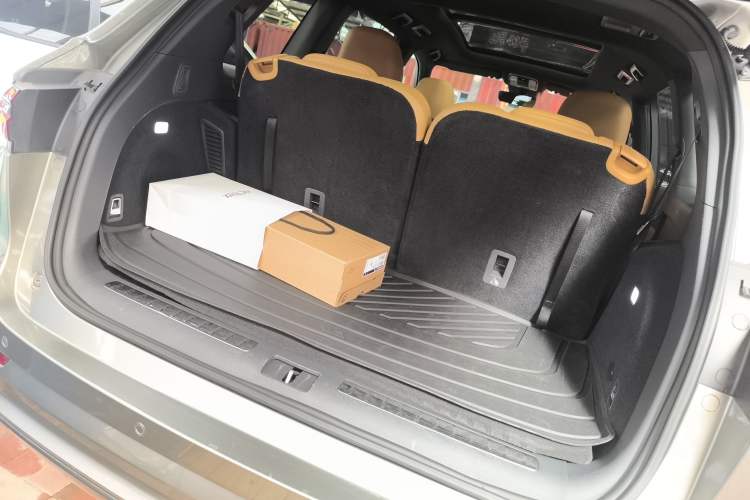 Used Li Auto ONE 2020 Extended-Range 6-Seater Version
