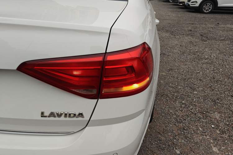 Used Volkswagen Lavida 2015 1.6L Automatic Comfort Edition