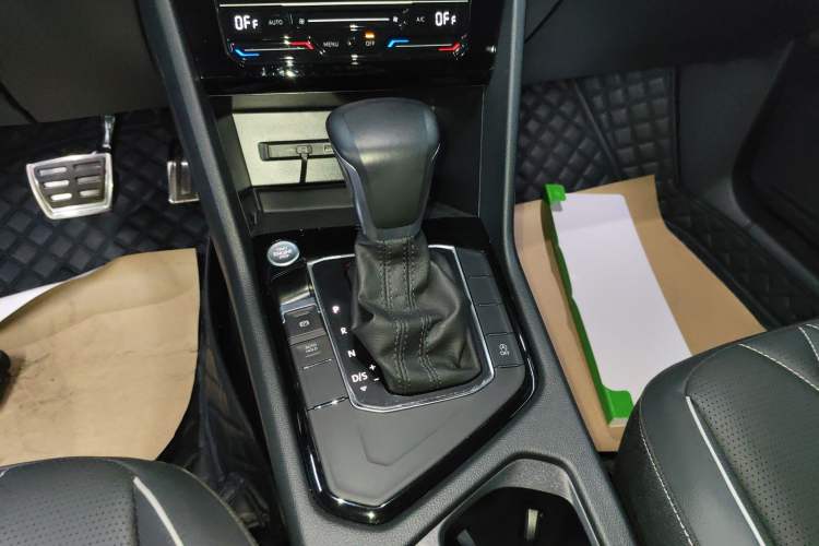 Used Volkswagen Tiguan L 2024 300TSI Automatic Two-Wheel Drive Smart Edition
