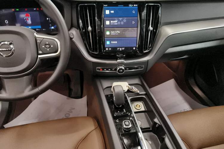 Used Volvo XC60 2025 B5 4x4 Smart Luxury Edition
