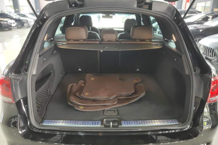 Used Mercedes-Benz GLC 2022 Second Facelift GLC 260 L 4MATIC Luxury Edition
