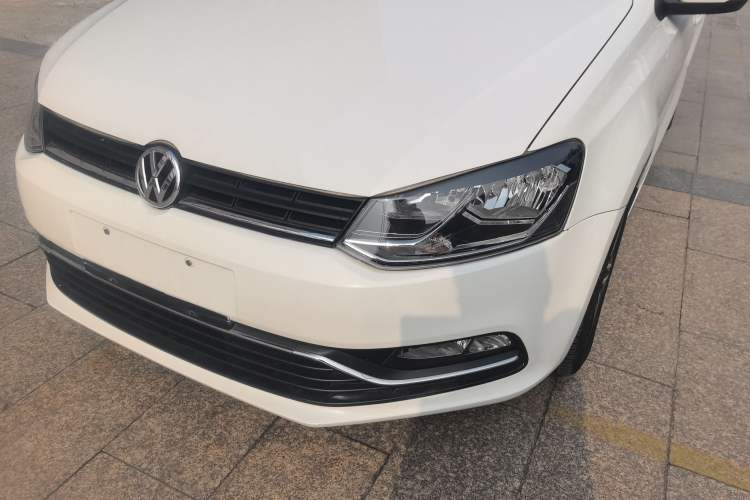 Used Volkswagen Polo 2016 1.6L Automatic Comfort Model
