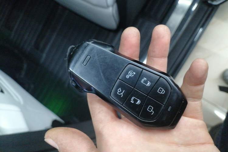 Used XPeng X9 2024 702 Ultra-Long Range Pro