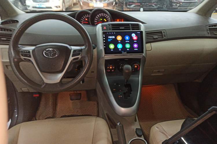 Used Toyota Verso 2014 Starlight 180E CVT Elite Edition
