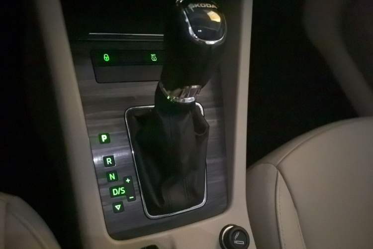 Used Skoda Octavia 2015 1.6L Automatic Yijun Edition