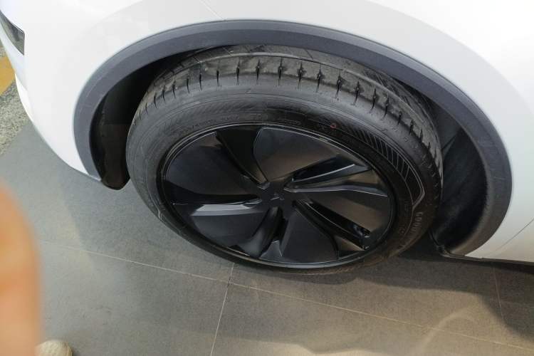 Used Tesla Model Y 2025 Rear-Wheel Drive First Edition
