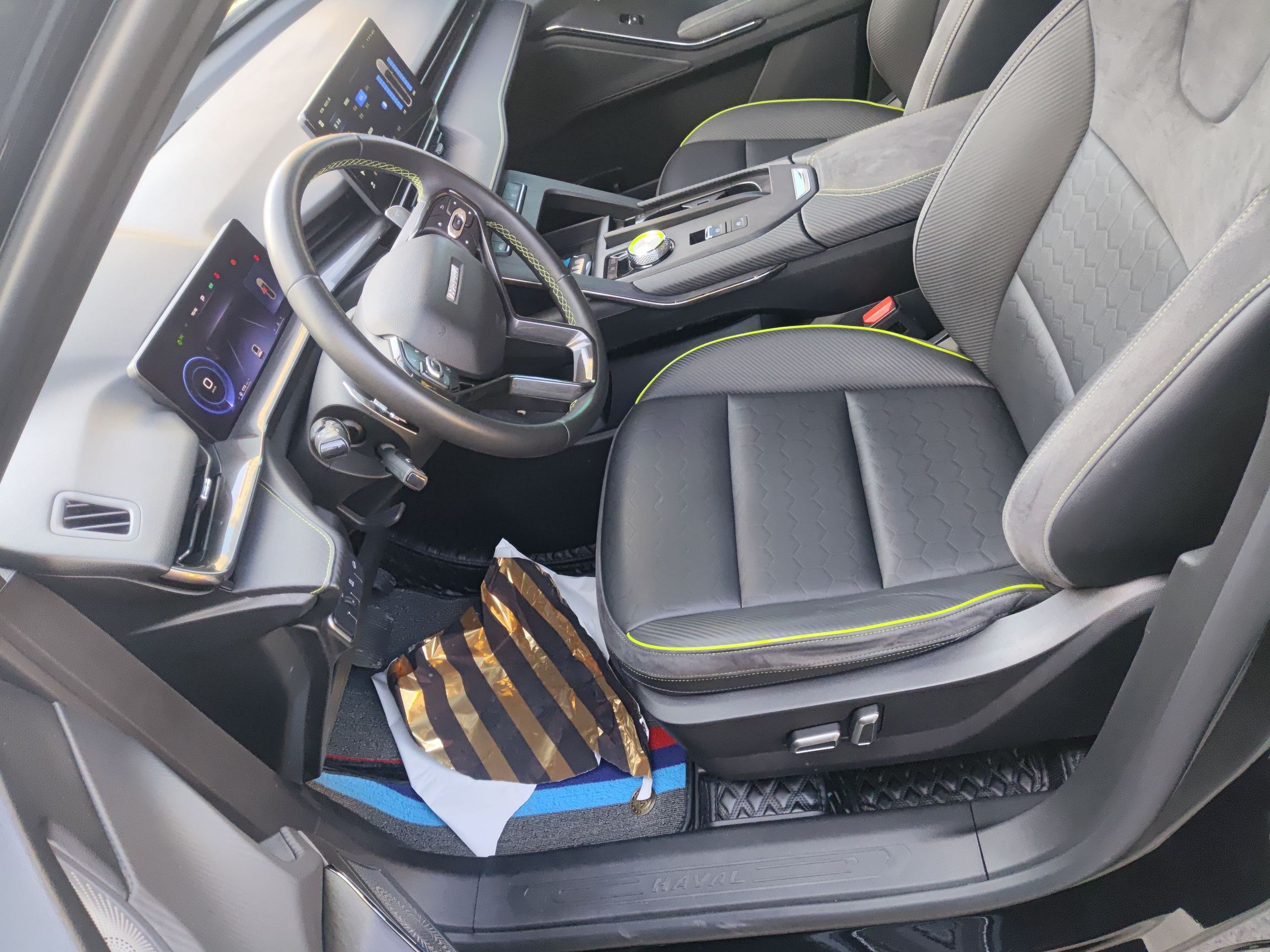 المقاعد الأمامية داخل السيارة