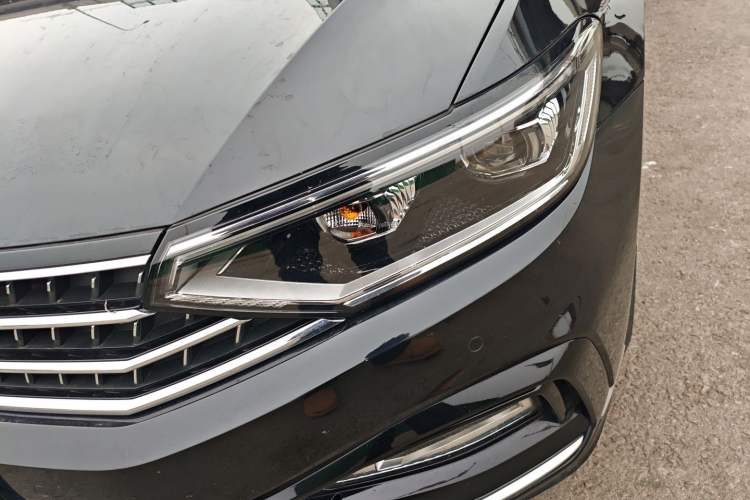 Used Volkswagen Magotan 2023 2 Million Units Limited-Edition 280TSI DSG Comfort Version
